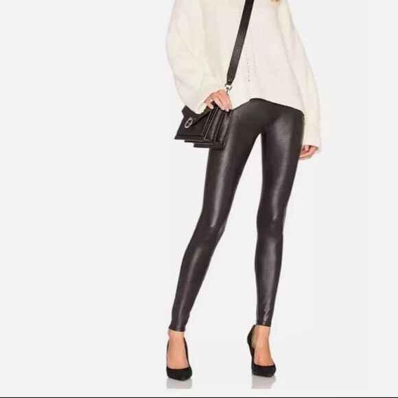 SPANX Women’s Sz Medium Petite Faux Leather High Rise Leggings Black Compression - Picture 1 of 14